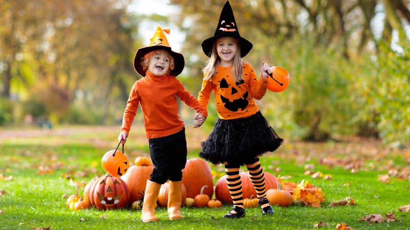 What are the Best Sister Halloween Costumes of 2023? - 2023
